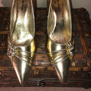 Women’s Gold Heels